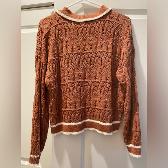 Universal Thread Rust Open Knit V-Neck Collared Cropped Sweater - Picture 3 of 5